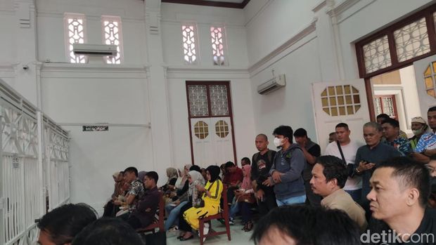 Pengunjung sidang dugaan kasus korupsi Rp 20 M  PDAM Makassar di PN Makassar. detikSulsel/Rasmilawanti Rustam