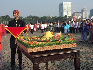 Tanjidor Hingga Potong Tumpeng Meriahkan HUT Ke-496 DKI di Monas