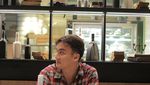 Momen Rendy Kjaernett dan Lady Nayoan saat Makan Malam Romantis