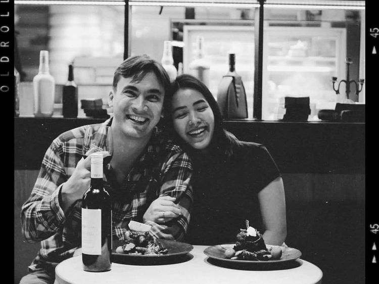 Momen Rendy Kjaernett dan Lady Nayoan saat Makan Malam Romantis