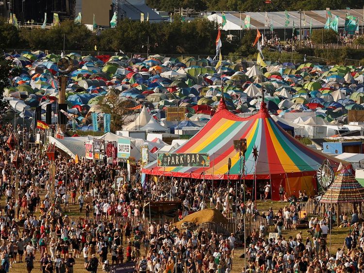 Ribuan Orang Ramaikan Festival Glastonbury 2023