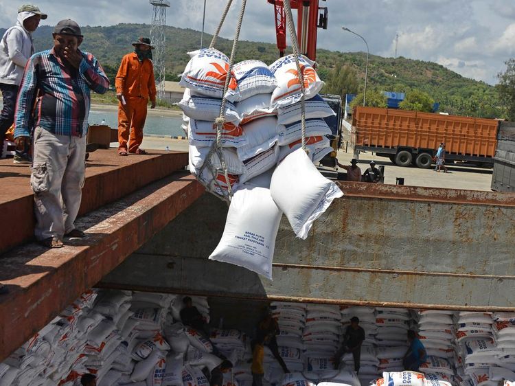 Ribuan Ton Beras Impor Asal Thailand Tiba di Aceh