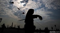 Hal ini tentu saja langsung menyedot perhatian pengunjung.