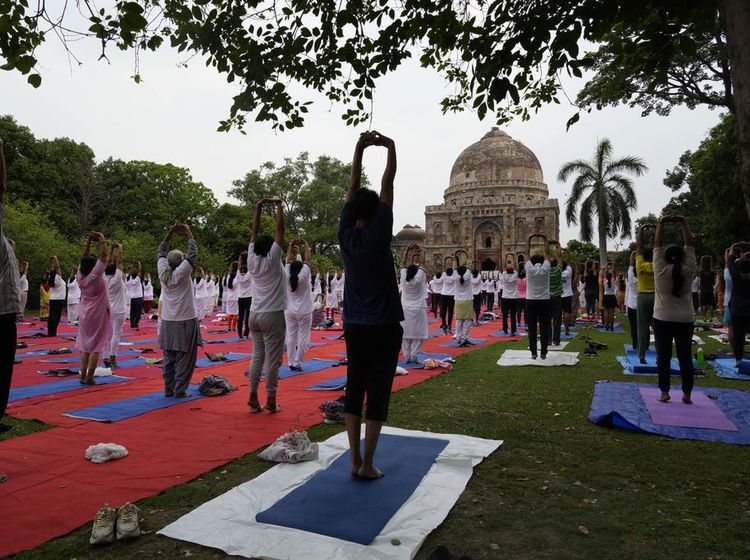 Semarak Peringatan Hari Yoga Internasional di Berbagai Negara