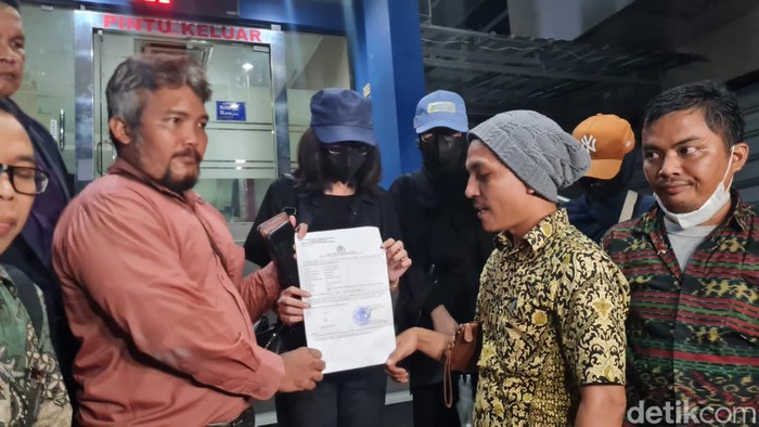 Eks karyawan laporkan Tasyi Athasyia ke Polda Metro Jaya.