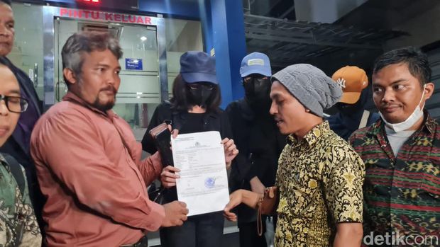 Eks karyawan laporkan Tasyi Athasyia ke Polda Metro Jaya.