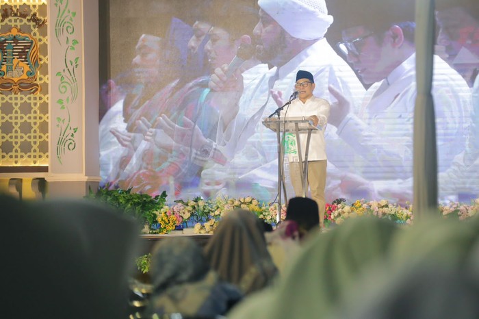 Wakil Ketua DPR RI bidang Korkesra Abdul Muhaimin Iskandar saat menghadiri Haflah Attasyakur Lil Ikhtitam ke-6 Asrama Pelajar Islam (API) Pondok Pesantren Syubbanul Wathon Giri di Secang, Magelang pada Selasa (20/6).