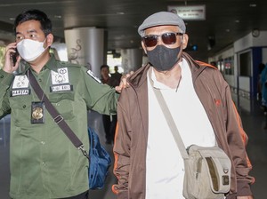 Dosen WN Singapura yang Ber-KTP Indonesia Akhirnya Dideportasi