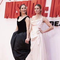 Setelah Roma, Italia, premier film Mission: Impossible - Dead Reckoning Part One berlanjut di London, Inggris, pada Kamis (22/6/2023). Para aktris yang menjadi lawan main Tom Cruise di film MI ke-7 itu berlomba-lomba memberikan gaya terbaiknya di karpet merah. (Foto: Vianney Le Caer/Invision/AP)