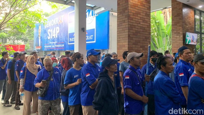 Aksi cap jempol darah Partai Demokrat.
