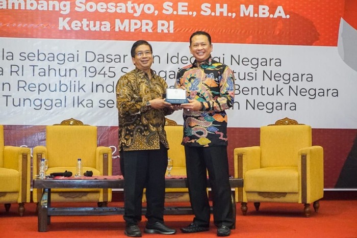 Bamsoet di UNS