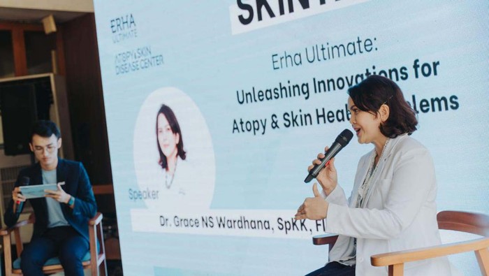ERHA Ultimate meluncurkan sebuah kategori baru, yaitu Atopy and Skin Disease Center. Ini untuk menangani semua penyakit kulit khususnya eksim.