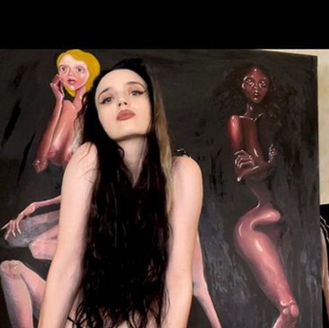 Esmeralda memilih menjadi aktris dan seniman. Gambar  tubuh wanita yang menjadi ciri khas lukisannya. Foto: dok. Instagram