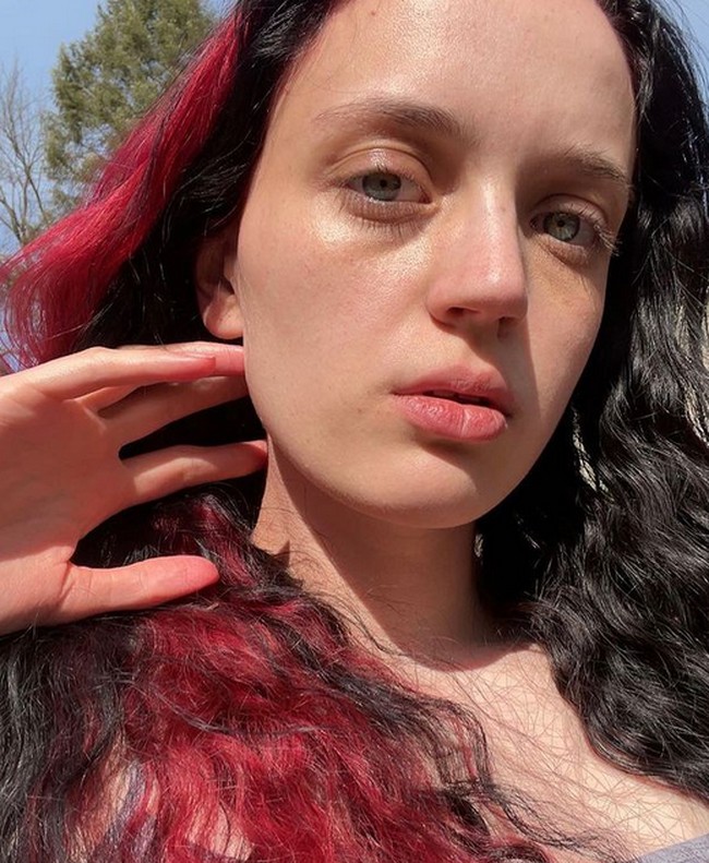 “Aku ingat seorang agen berkata ‘bola kapas itu organik, jadi tidak apa-apa jika kamu menelannya untuk membuatmu merasa kenyang,” kenangnya.Foto: dok. Instagram