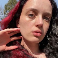 “Aku ingat seorang agen berkata ‘bola kapas itu organik, jadi tidak apa-apa jika kamu menelannya untuk membuatmu merasa kenyang,” kenangnya.Foto: dok. Instagram