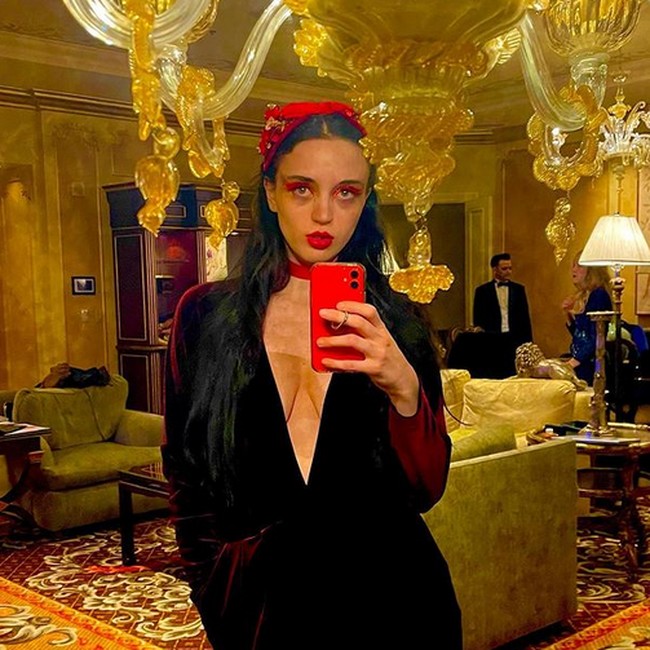 Kini Esmeralda memilih untuk meninggalkan dunia modelling. Foto: dok. Instagram