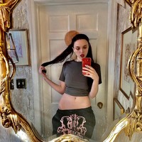 Wanita 25 tahun itu mulai karirnya sebagai model di usia 15, namun karena dianggap gemuk saat itu dia tidak mendapatkan pekerjaan. Foto: dok. Instagram