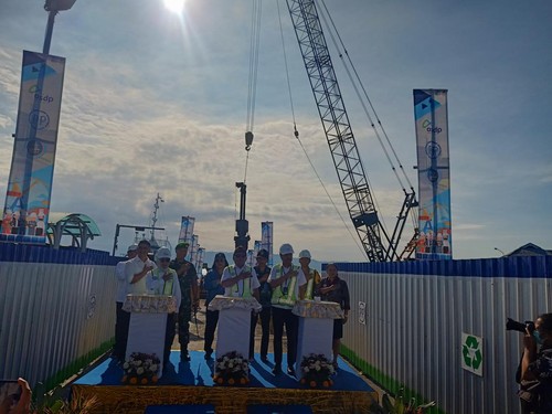 Groundbreaking proyek perbaikan dermaga ponton menjadi dermaga movable bridge (MB) di Pelabuhan Gilimanuk, Jembrana, Bali, dilakukan pada Jumat (23/6/2023). (I Putu Adi Budiastrawan/detikBali)