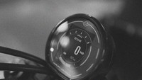 Harley-Davidson X440 dibekali sejumlah fitur kekinian, misalnya pencahayaan full LED, panel instrumen digital yang bisa terhubung ke ponsel melalui koneksi Bluetooth, dan rem dual cakram dengan teknologi ABS berkanal ganda. Foto: Harley-Davidson India.