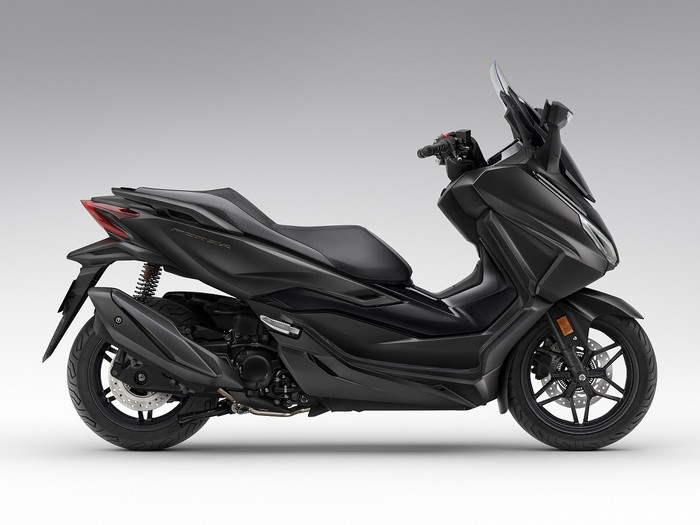 Honda Forza 250 versi 2023
