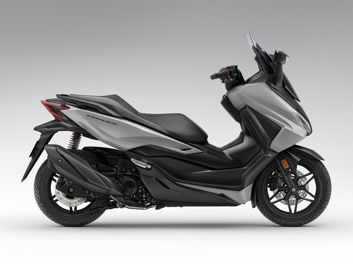 Honda Forza 250 versi 2023