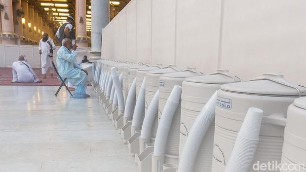 Ilustrasi doa minum air zamzam