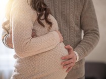 Bukan Surogasi, Ini Teknologi Fertilitas Berbantu yang  Legal di Indonesia