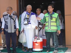 CJH Kloter Terakhir Embarkasi Surabaya Diberangkatkan