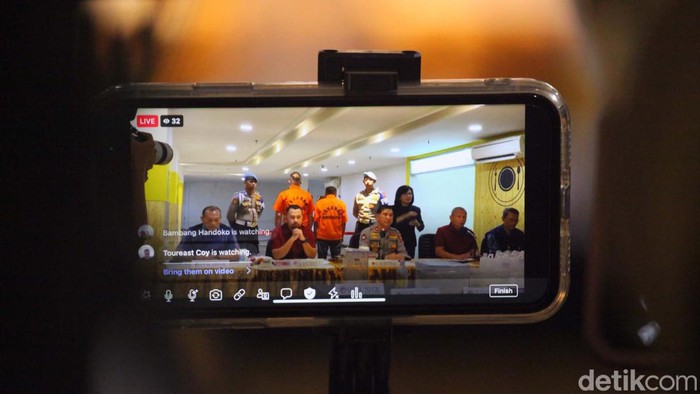 Sebuah kamar apartemen di Jakarta Barat dijadikan pabrik sabu oleh jaringan Iran-Indonesia. Dalam kasus ini, dua orang ditangkap Bareskrim Polri.