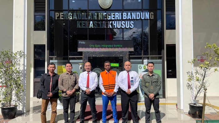 Kantor Imigrasi Bandung mendeportasi WN Nigeria ke negara asalnya
