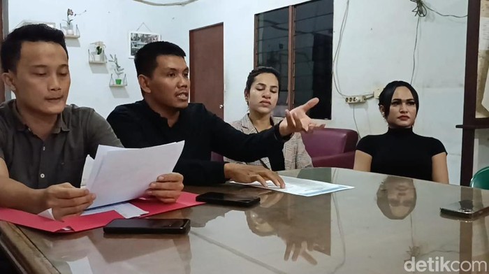 LBH Medan saat menggelar konferensi pers bersama Deca dan Fury. (Foto: Tim detikSumut)