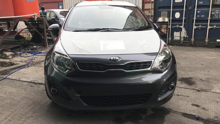 Lelang Kia Rio