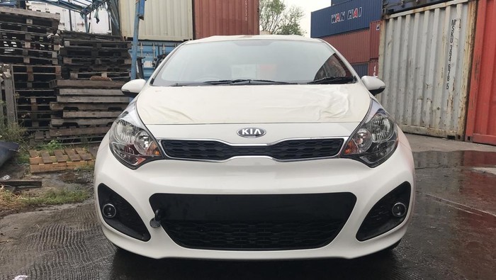 Lelang Kia Rio