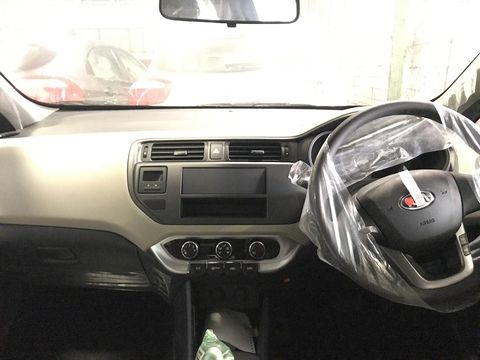 Lelang Kia Rio