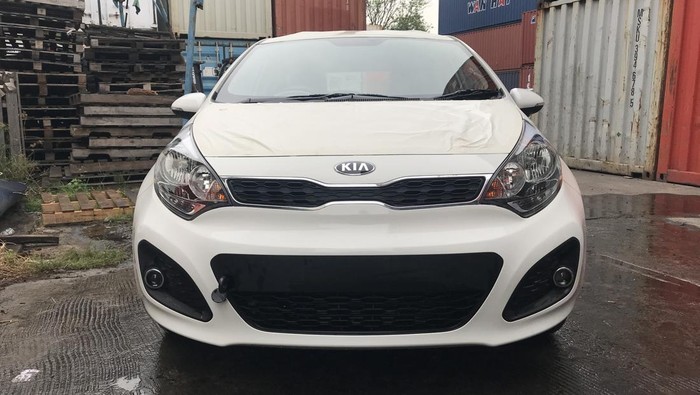 Lelang mobil Kia Rio