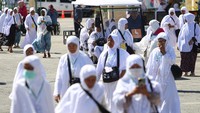 Kemenag juga mengurangi kegiatan seremonial di embarkasi agar jamaah tidak kelelahan.