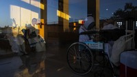 Berdasarkan data Siskohat Kemenag, terdapat sekitar 66.943 jamaah haji lansia dengan usia 65 tahun ke atas, atau lebih kurang 30 persen dari total jamaah akan diberangkatkan.