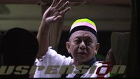 Mengedukasi jamaah lansia agar tidak memaksakan diri serta memberikan alternatif ibadah haji dengan kemudahan.