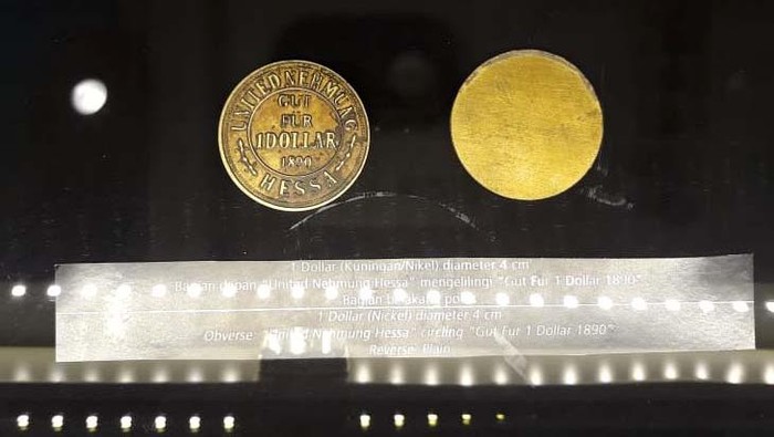 Menengok Koleksi Uang Kebun Kuno di Museum Bank Indonesia Token Perkebunan merupakan salah satu uang kuno yang pernah ada di Indonesia. Yuk lihat koleksi uang tersebut di Museum Bank Indonesia.