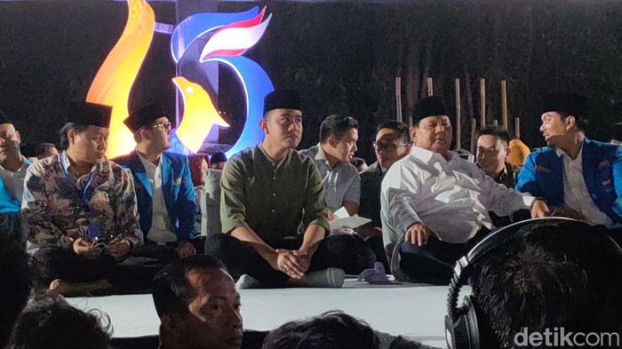 Menhan Prabowo Subianto dan Wali Kota Solo Gibran Rakabuming Raka di Harlah PMII, Jumat (23/6/2023).