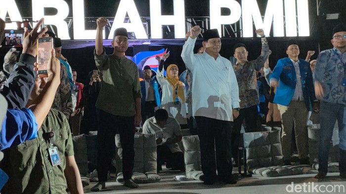 Menhan Prabowo Subianto dan Wali Kota Solo Gibran Rakabuming Raka di Harlah PMII, Jumat (23/6/2023).