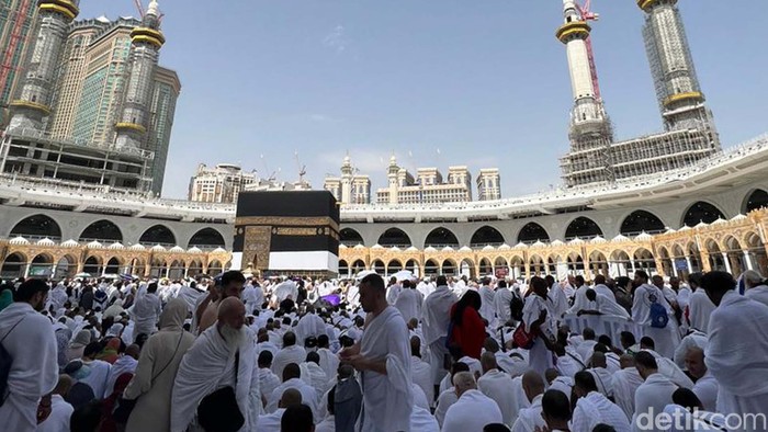 Jemaah kloter terakhir rombongan Maktour Tour & Travel tiba di Tanah Suci Makkah, Arab Saudi pada Kamis (22/6) malam waktu setempat.