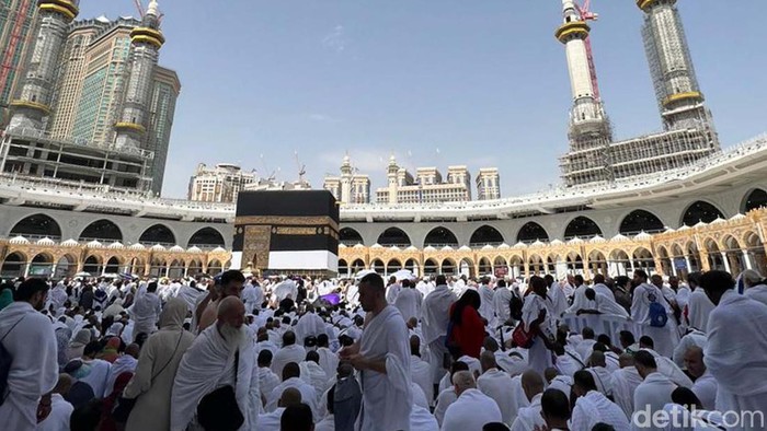 Jemaah kloter terakhir rombongan Maktour Tour & Travel tiba di Tanah Suci Makkah, Arab Saudi pada Kamis (22/6) malam waktu setempat.