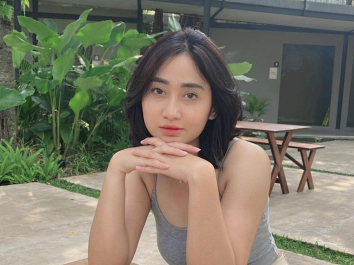 nelly amalia
