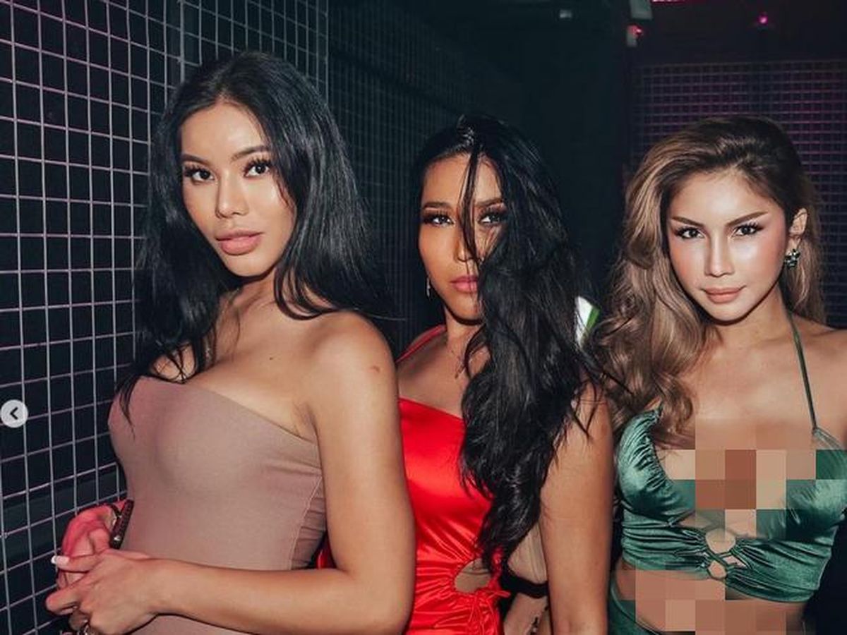 Toplarga tikilgan toplar bilan porno