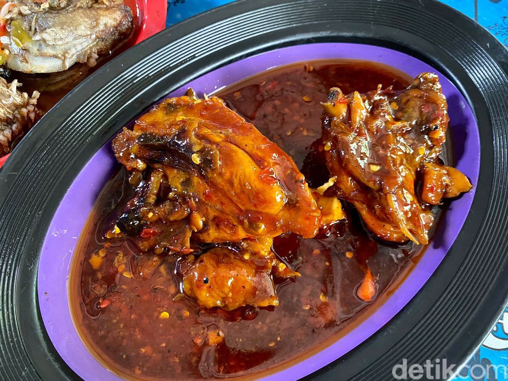 Oseng-oseng Bang Madun: Pecak Gurame dan Jengkol Balado 'Nyak Kopsah' yang Viral