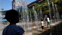 Stasiun prakiraan cuaca di pinggiran selatan Beijing, yang dianggap sebagai pengukur utama suhu udara di ibu kota China, mencatat angka 41,1 derajat Celsius pada sore hari. Suhu tertinggi pada bulan Juni sebelumnya tercatat pada 10 Juni 1961 silam, dengan suhu udara mencapai 40,6 derajat Celsius. Suhu maksimum harian yang tercatat pada Kamis (22/6) waktu setempat merupakan suhu tertinggi kedua dalam sejarah kota Beijing, tepat di bawah 41,9 derajat Celsius yang tercatat di ibu kota China itu pada 24 Juli 1999 lalu.