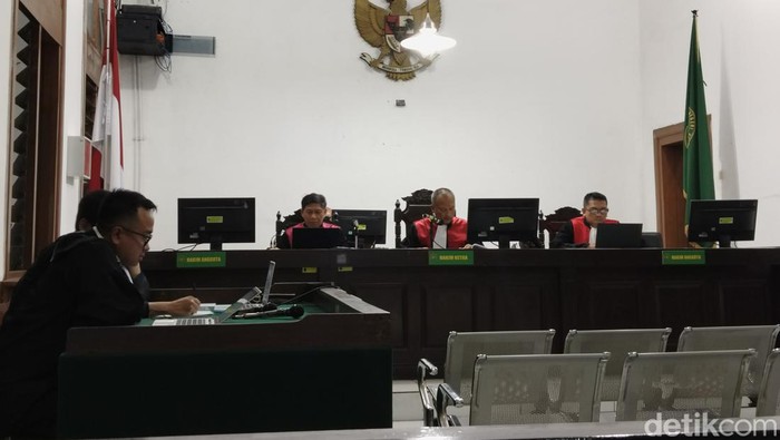 Pembacaan putusan 3 PNS MA pada kasus suap Hakim Agung di Pengadilan Tipikor Bandung