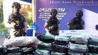 Barang bukti yang dimusnahkan berupa 123,13 kilogram sabu-sabu, 107 gram ganja, dan 1,11 kilogram heroin.