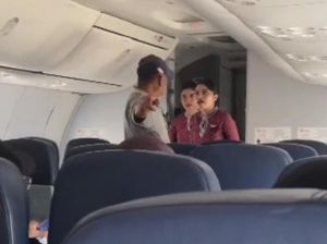 Alotnya Cekcok Pramugari Lion Air Vs Penumpang Kepanasan di Pesawat